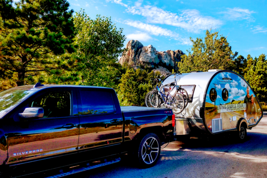 hiking mount rushmore