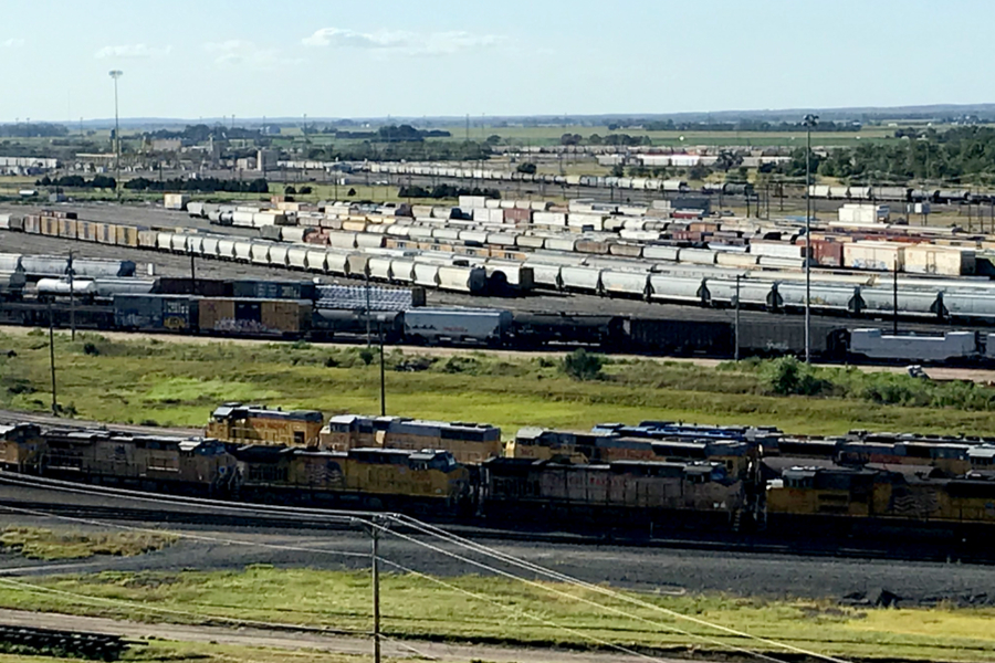 bailey yard the largest rail yard