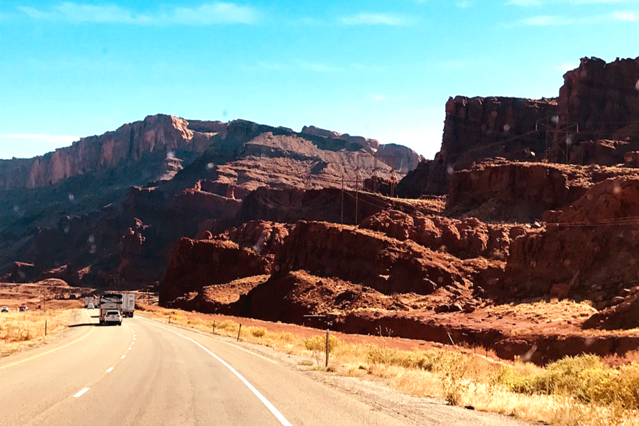 drive to arches national park 