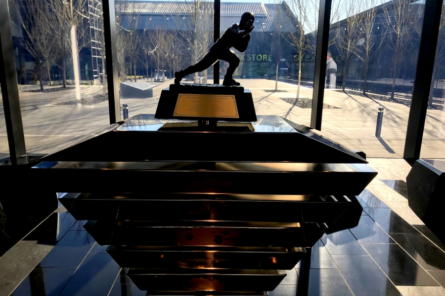 Mariota's Heisman trophy 