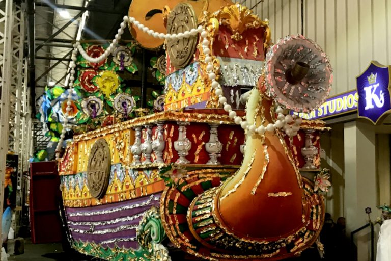 mardi gras world floats